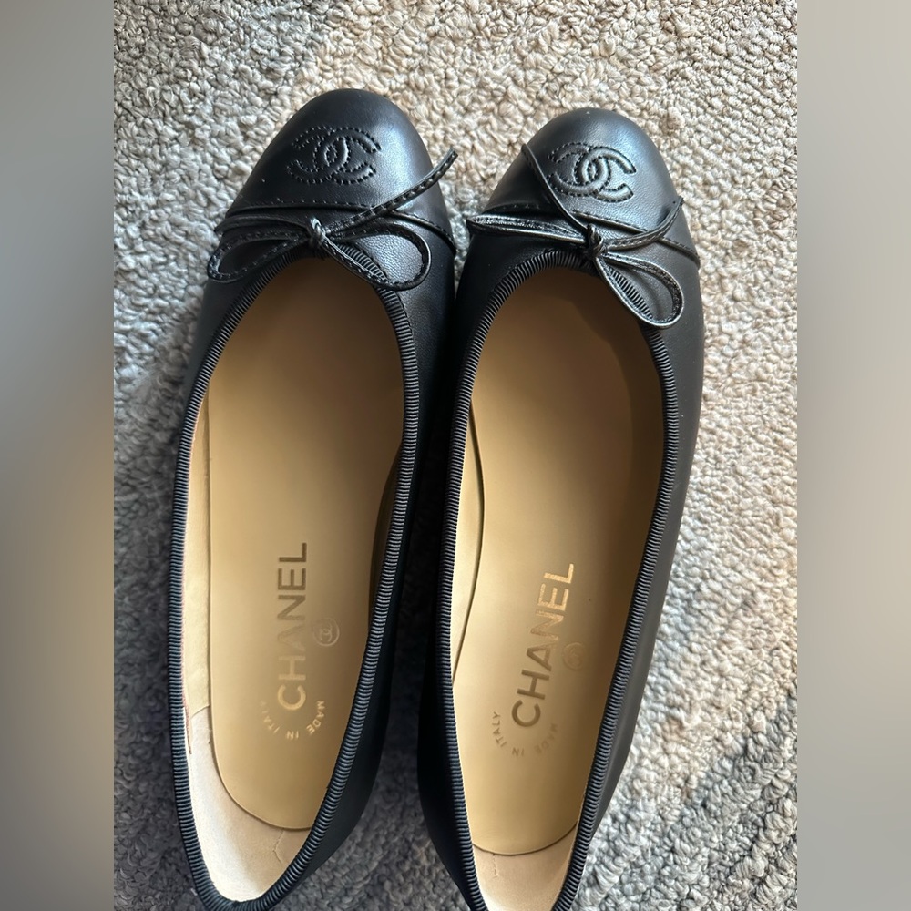 Black Ballet Flats